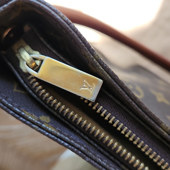 LOUIS VUITTON Monogram Looping GM Bag 2002 - Picture 6 of 17